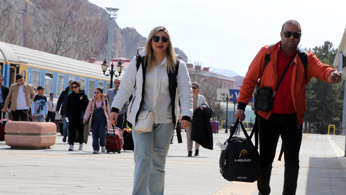Van'da Nevruz Hareketliliği: 60 Bin İranlı Turist Bekleniyor