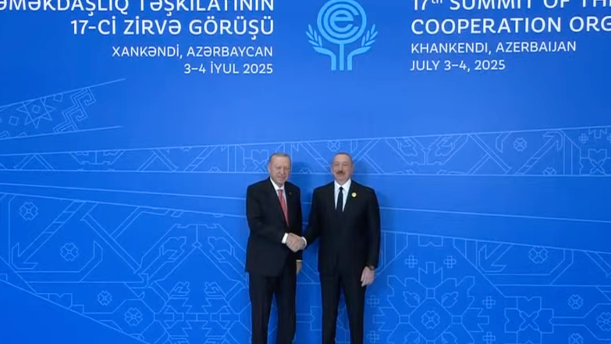 Cumhurbaşkanı Erdoğan Azerbaycan'da EİT Zirvesi'ne Katıldı