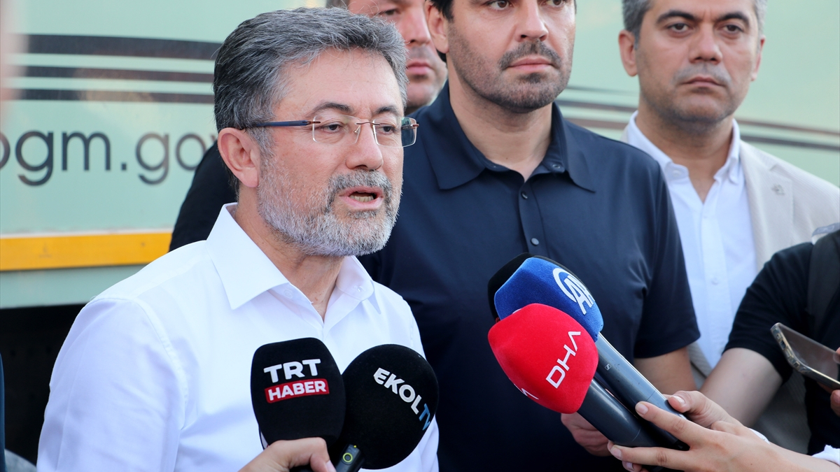 Bakan Yumaklı: Yangın Mücadelesi Siyasete Alet Edilmemeli