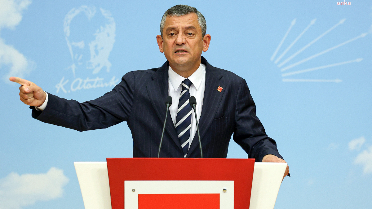 Özgür Özel'den Demokrasi Eylemleri Çağrısı