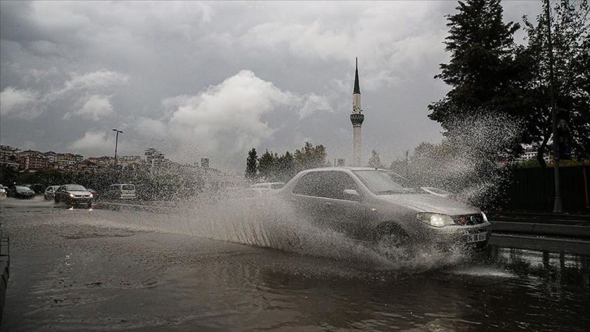 İstanbul ve Çevresinde Kuvvetli Sağanak Uyarısı