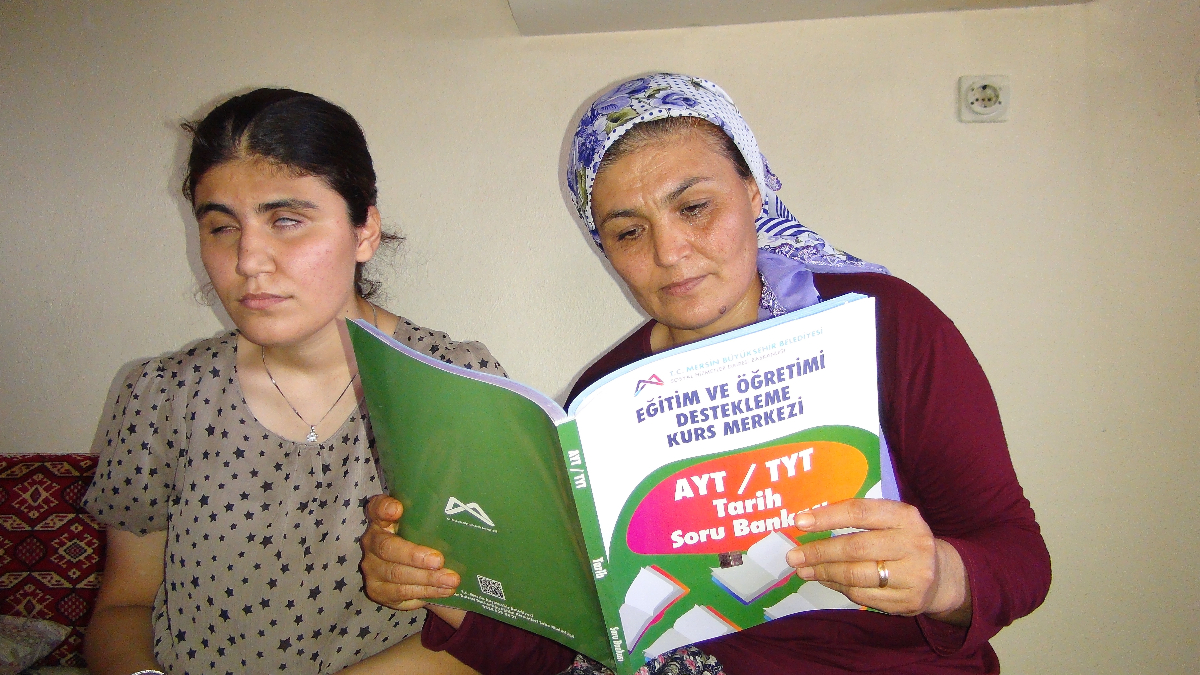 Görme Engelli Nazalin Selvi Üniversite Sınavında İlk 10 Binde